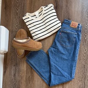 Levi's women’s  Classic Straight Blue Jeans